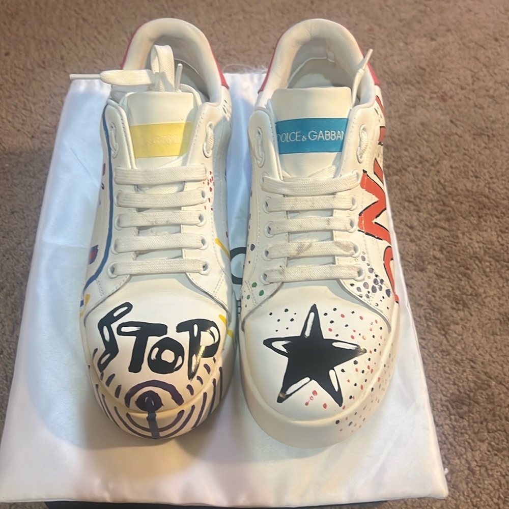 Dolce and Gabbana low top graffiti size 8